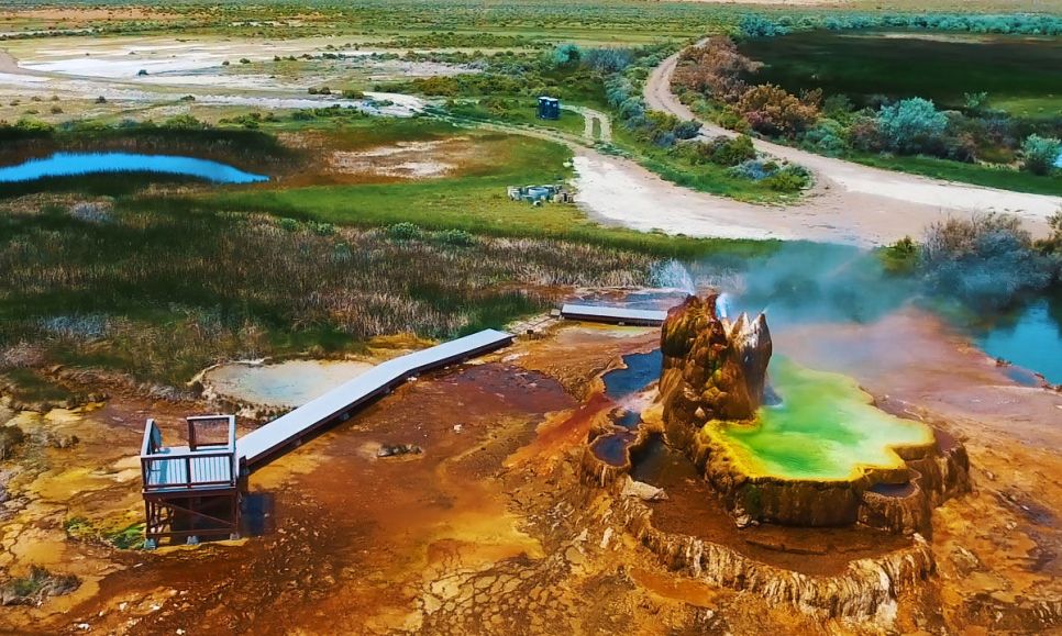 飞翔间歇泉（Fly Geyser）